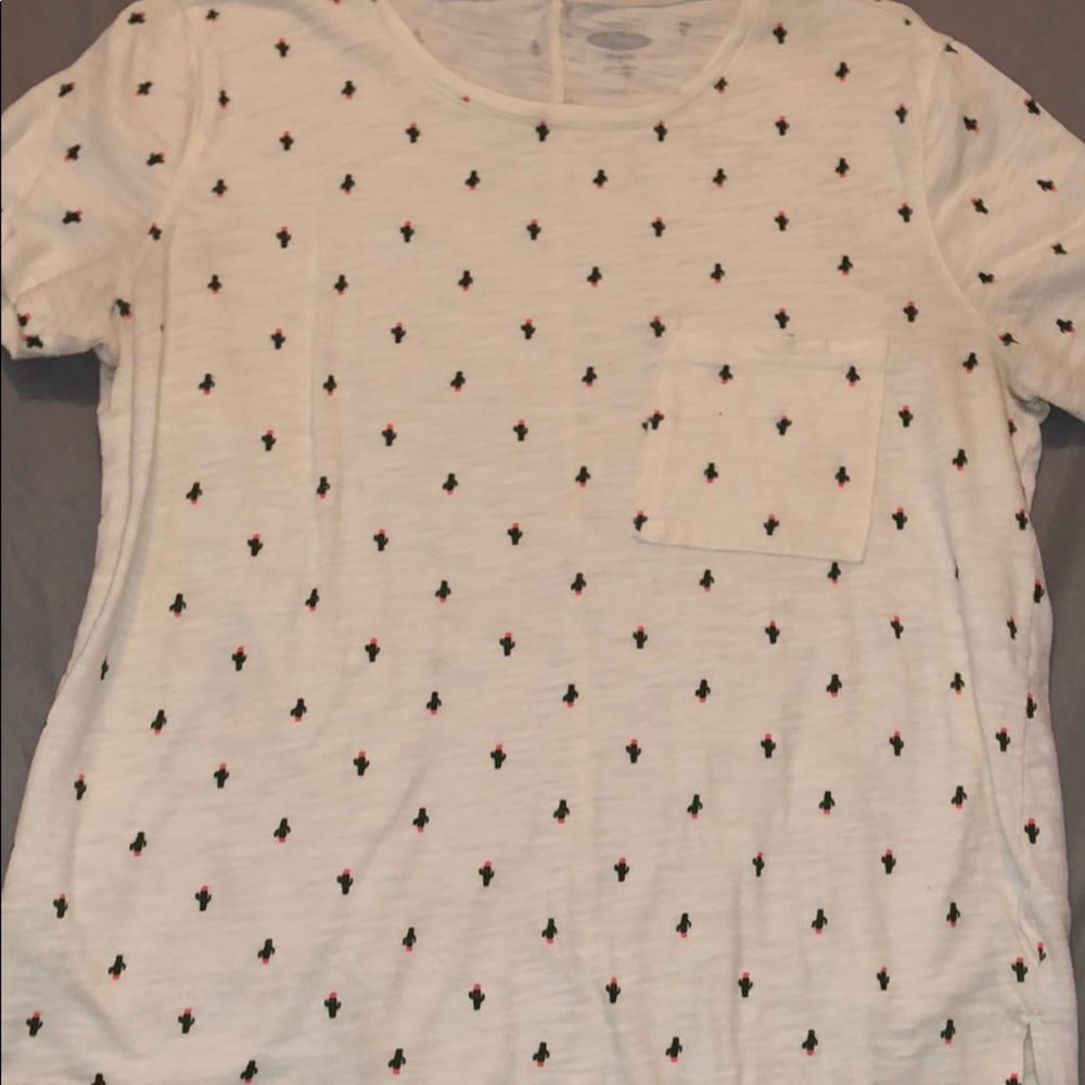 Old navy T-shirt
